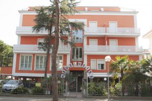 Esterno B&B Hotel Edelweiss Pinarella di Cervia